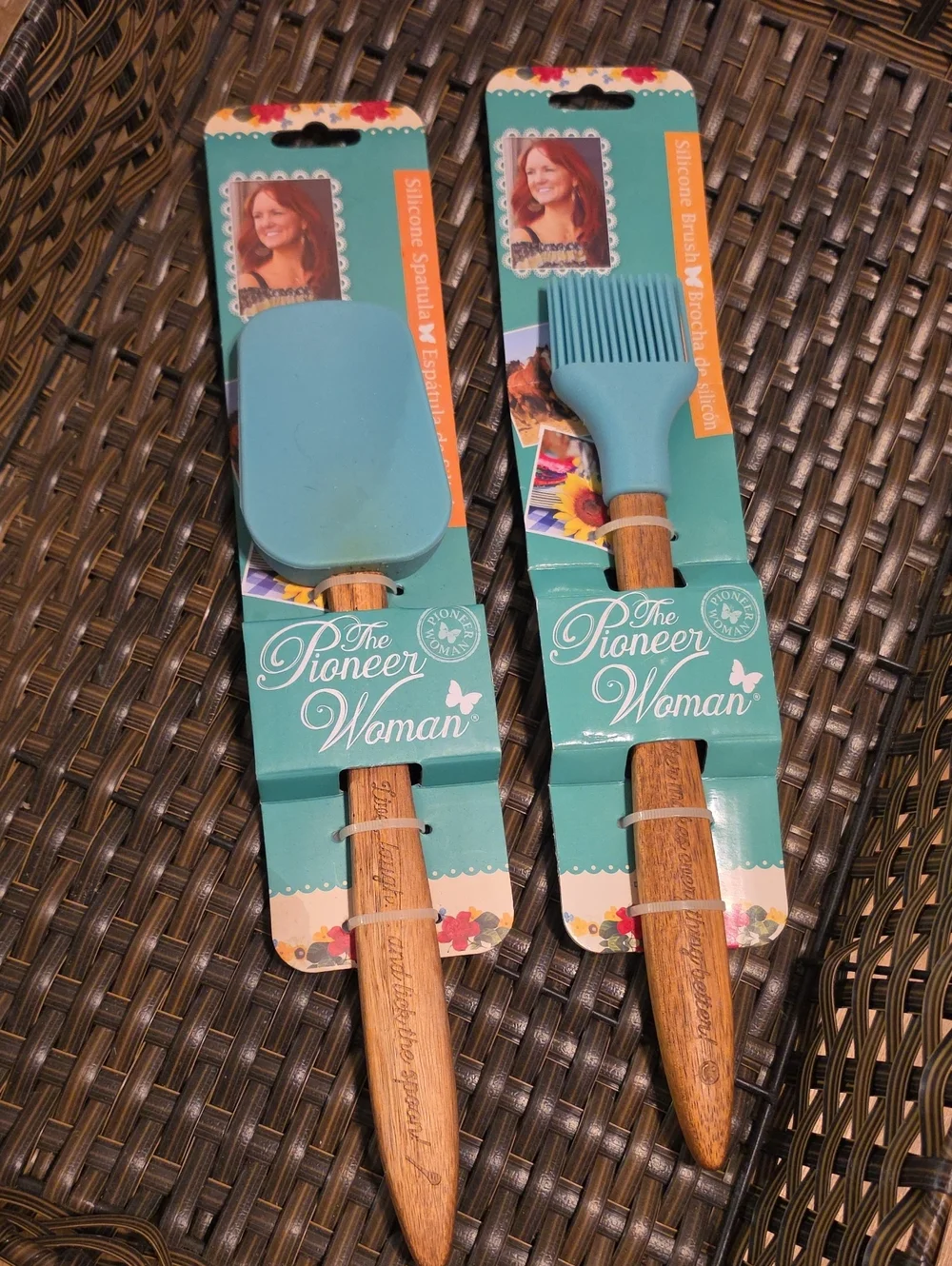 Pioneer Woman Silicone Spatula & Brush New
